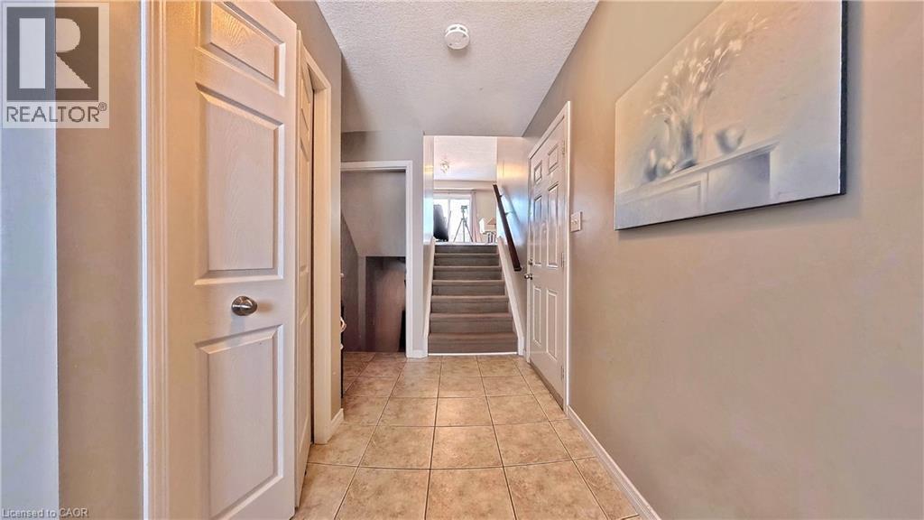 206 Westmeadow Drive, Kitchener, Ontario  N2N 3P9 - Photo 2 - 40795844