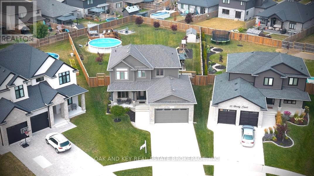 25 Hardy Court, Lucan Biddulph, Ontario  N0M 2J0 - Photo 1 - X12660220