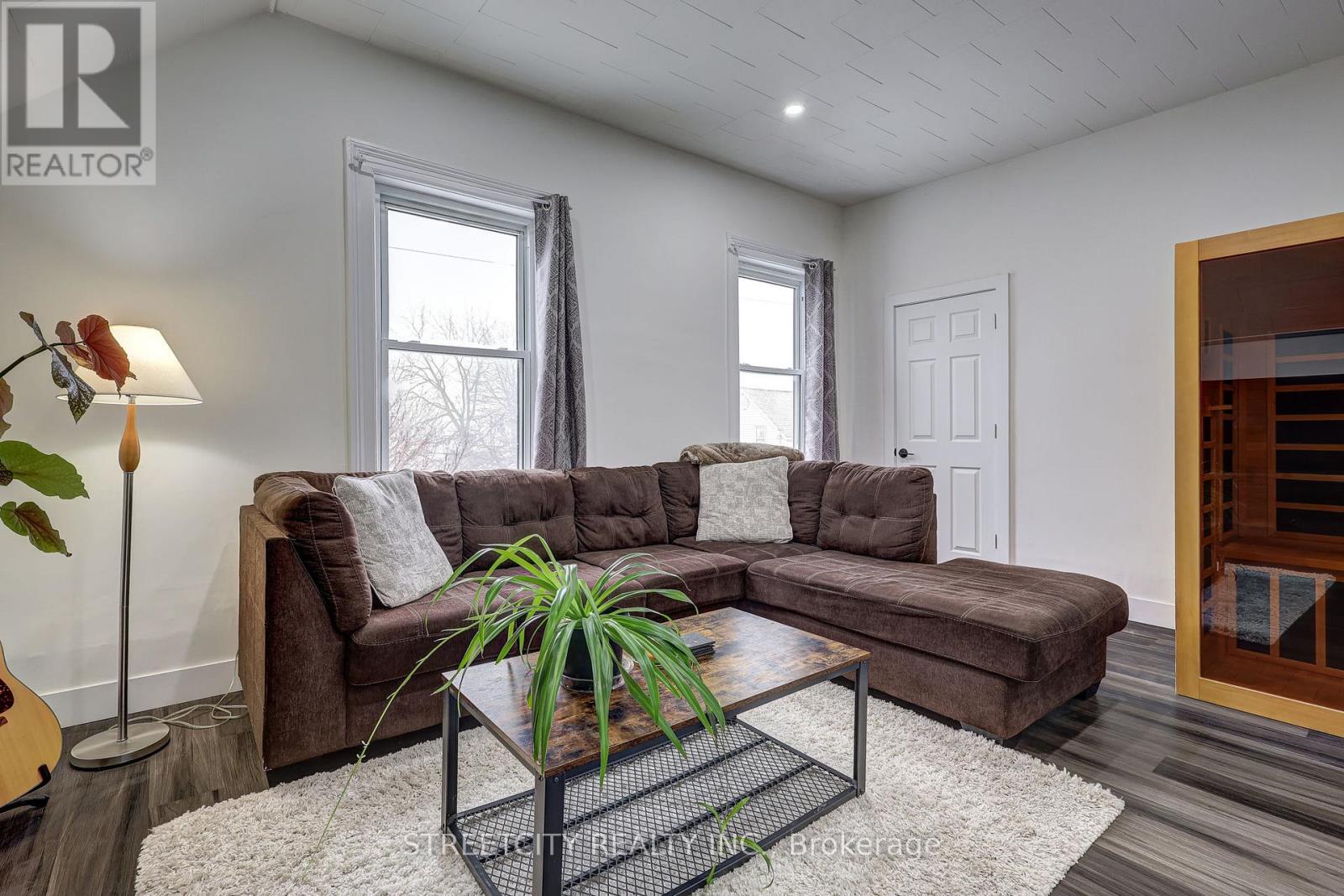 12 Weldon Avenue, St. Thomas, Ontario  N5P 1J6 - Photo 10 - X12660250