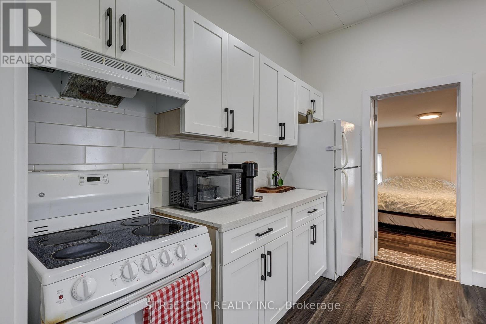 12 Weldon Avenue, St. Thomas, Ontario  N5P 1J6 - Photo 13 - X12660250