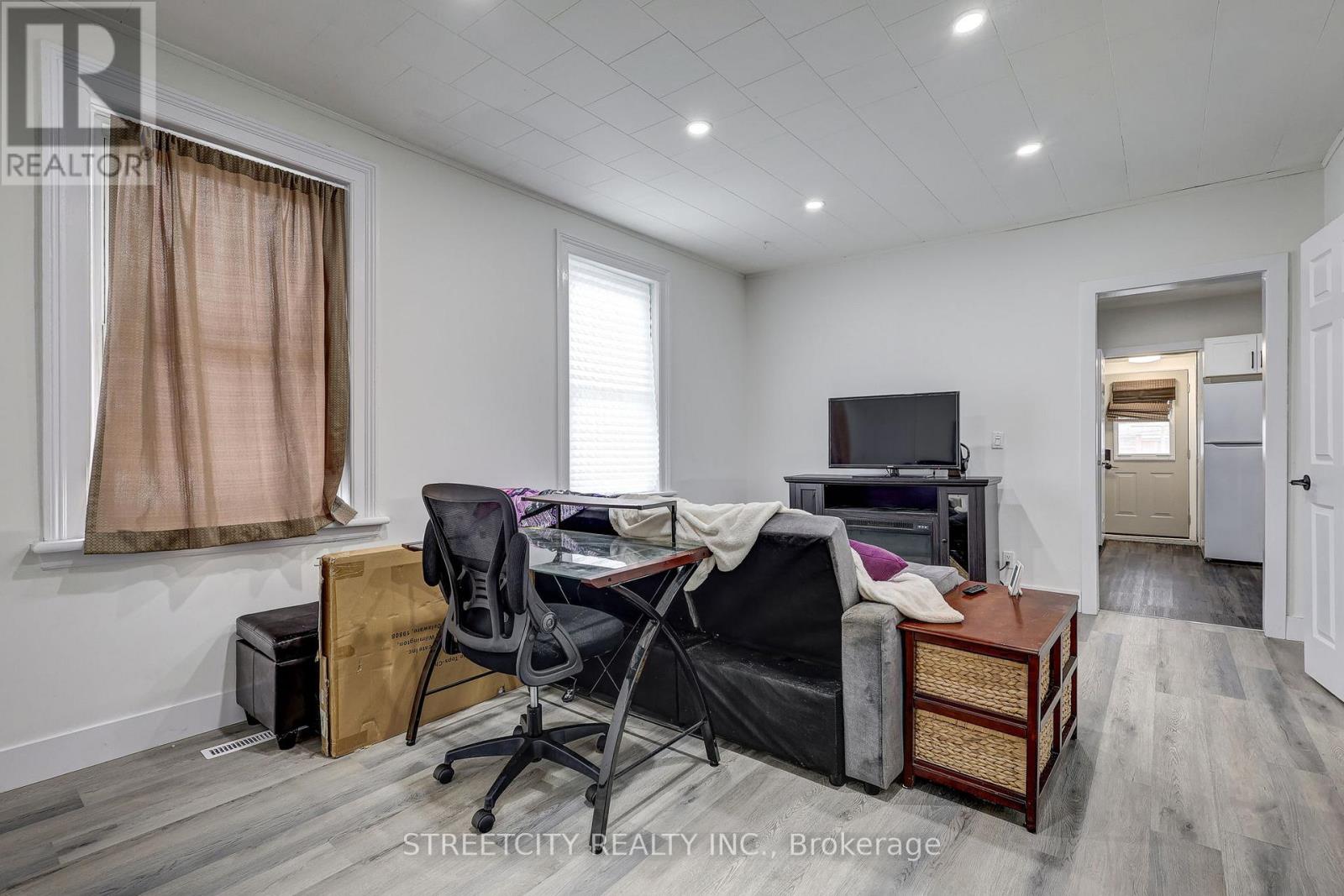 12 Weldon Avenue, St. Thomas, Ontario  N5P 1J6 - Photo 38 - X12660250