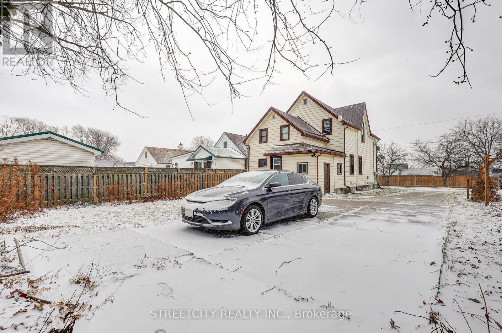 12 Weldon Avenue, St. Thomas, Ontario  N5P 1J6 - Photo 47 - X12660250