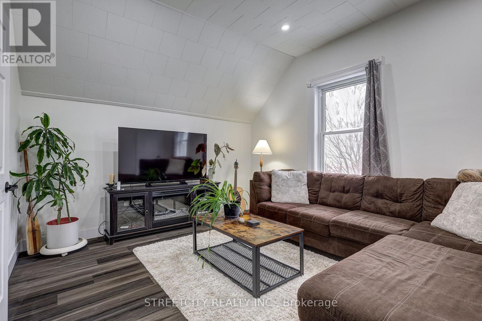 12 Weldon Avenue, St. Thomas, Ontario  N5P 1J6 - Photo 7 - X12660250