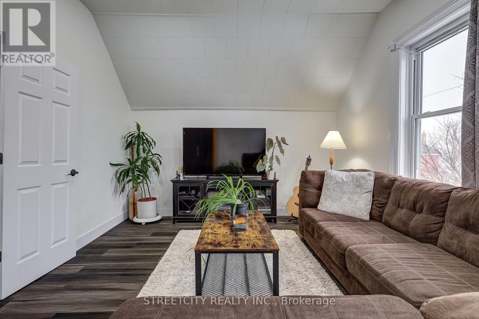 12 Weldon Avenue, St. Thomas, Ontario  N5P 1J6 - Photo 8 - X12660250