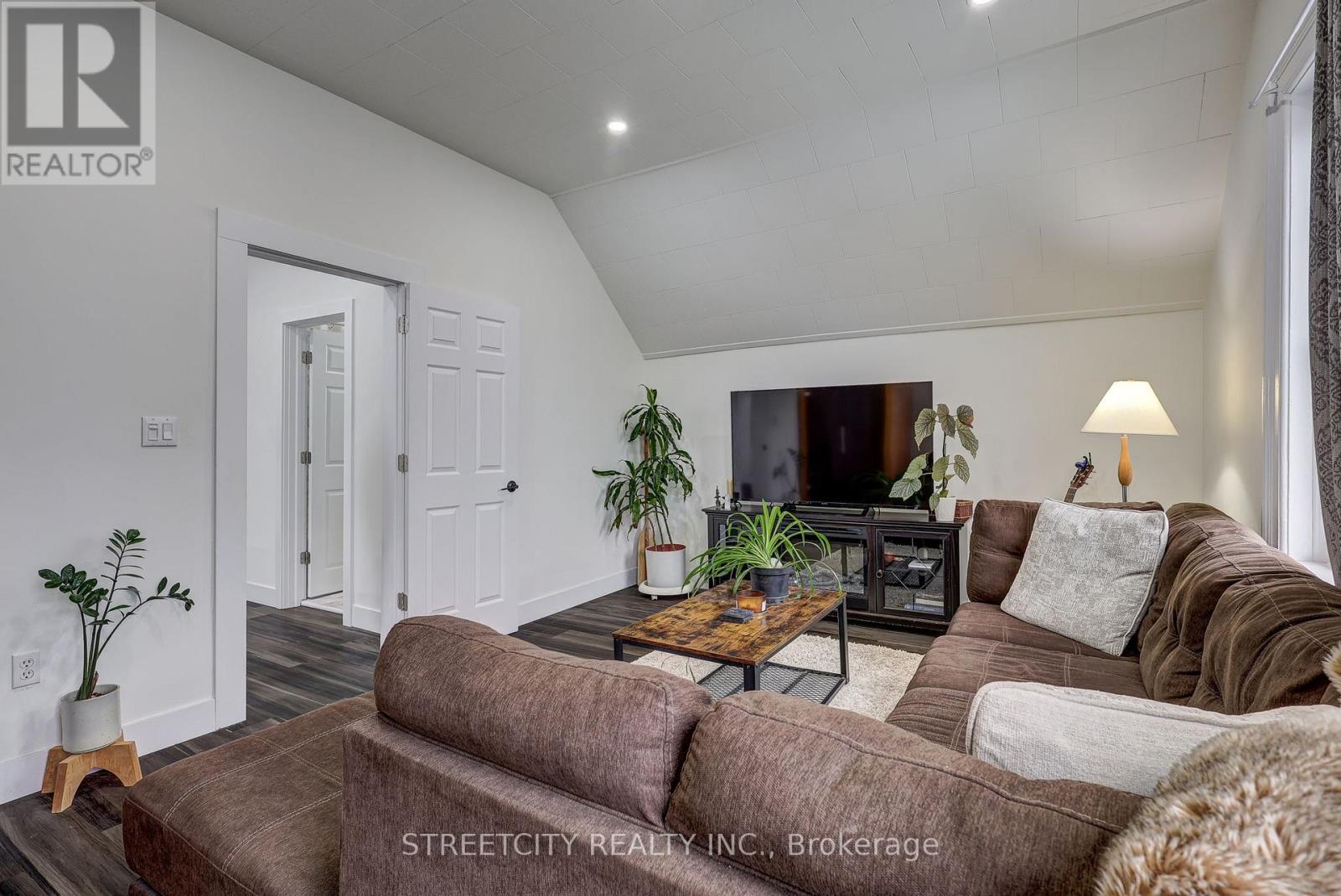 12 Weldon Avenue, St. Thomas, Ontario  N5P 1J6 - Photo 9 - X12660250