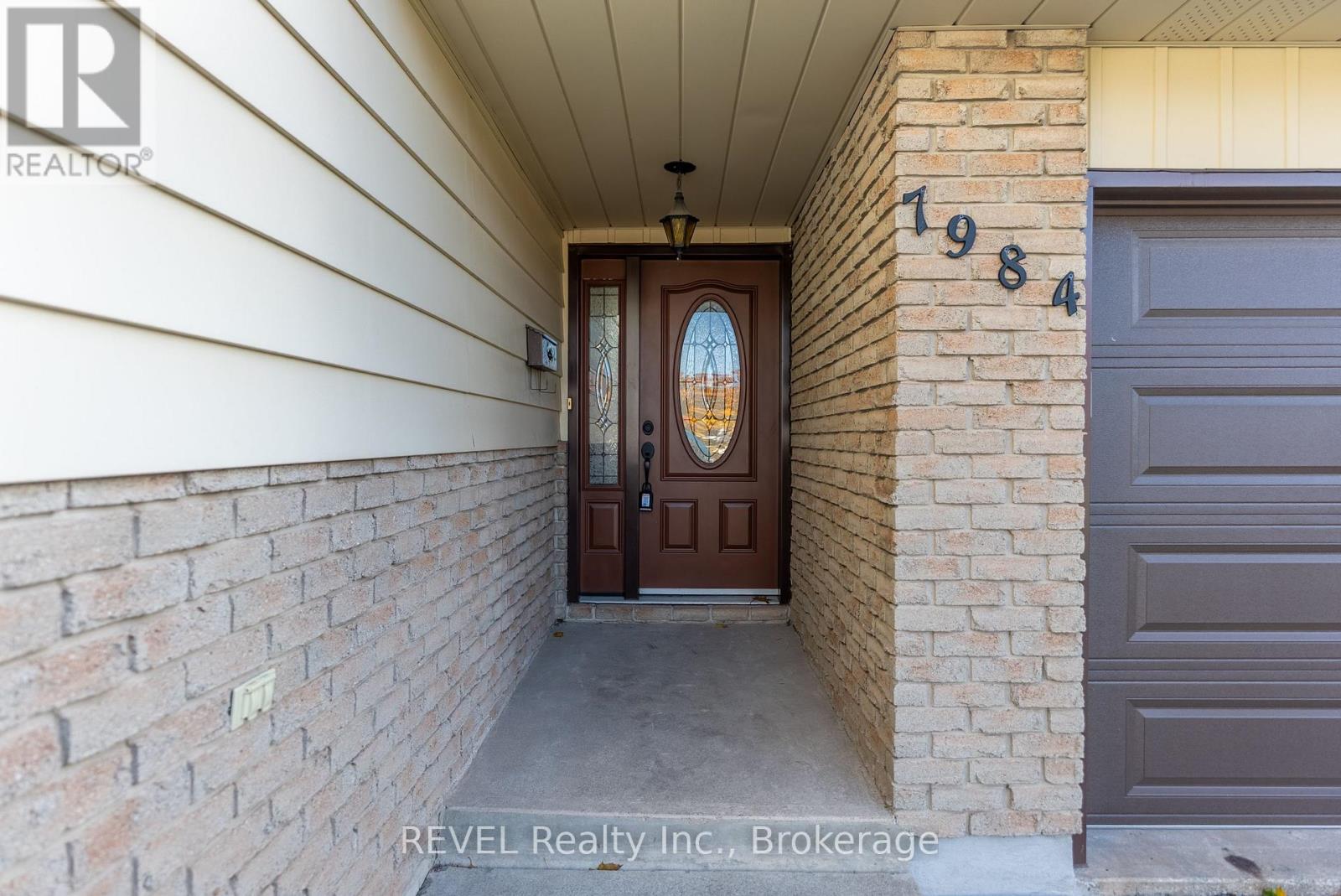 7984 Thorton Street, Niagara Falls, Ontario  L2H 2C3 - Photo 3 - X12660234