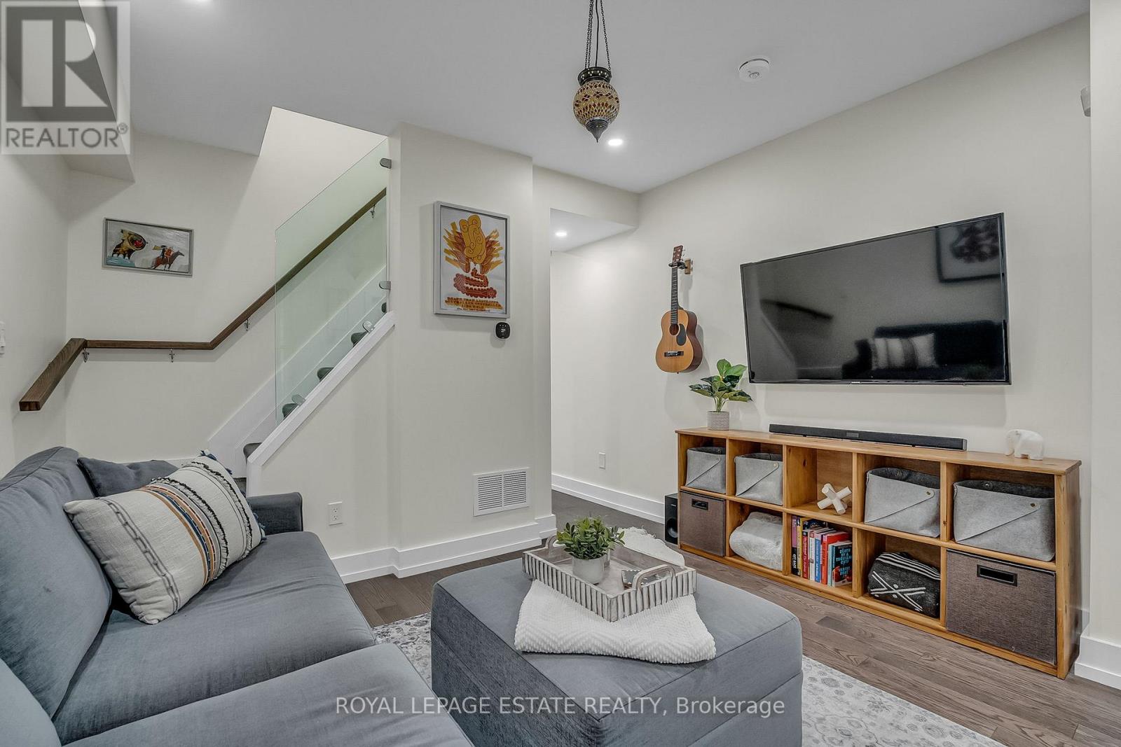 238 Cedarvale Avenue, Toronto, Ontario  M4C 4K2 - Photo 8 - E12660238