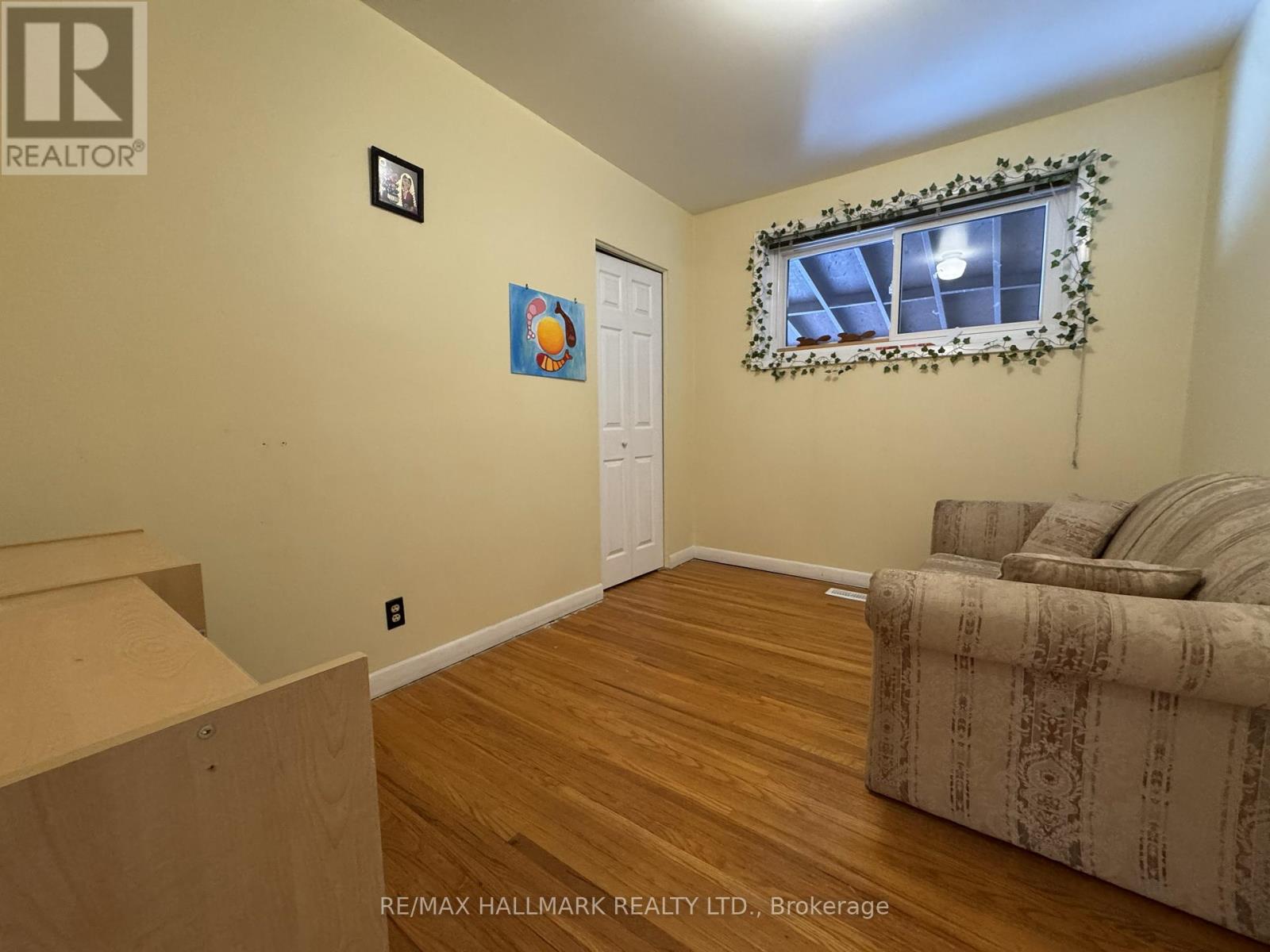 #main Floor - 6 Bailey Crescent, Aurora, Ontario  L4G 2B3 - Photo 17 - N12660186