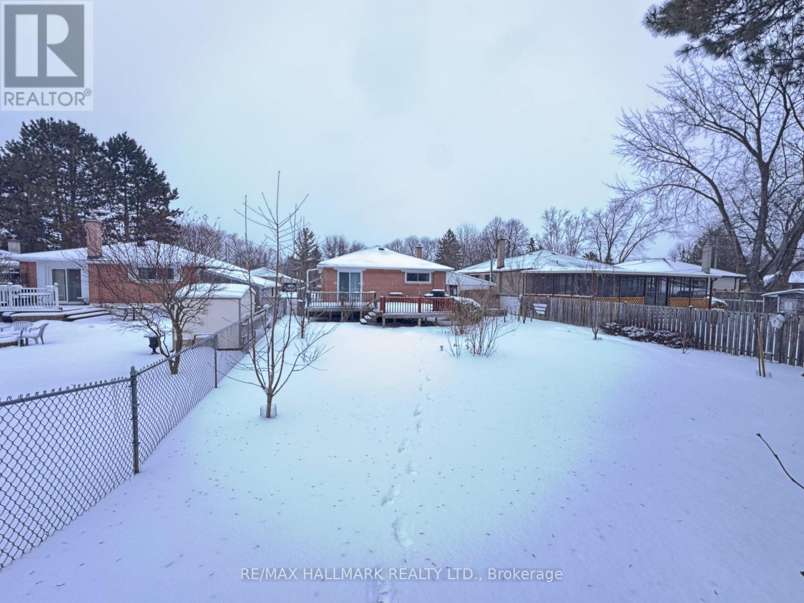 #main Floor - 6 Bailey Crescent, Aurora, Ontario  L4G 2B3 - Photo 25 - N12660186