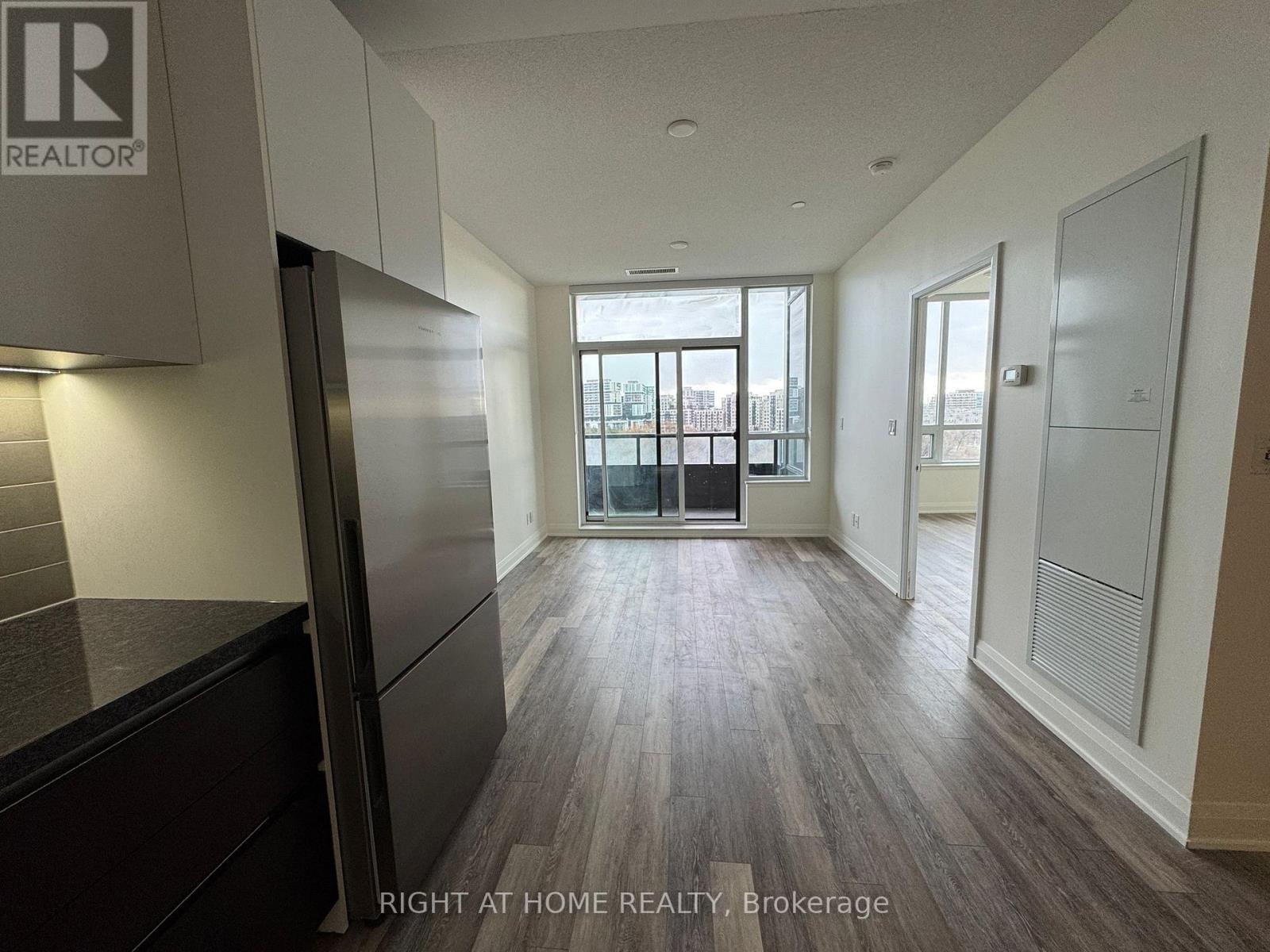 812 - 15 Water Walk Drive, Markham, Ontario  L6G 0G2 - Photo 3 - N12660198