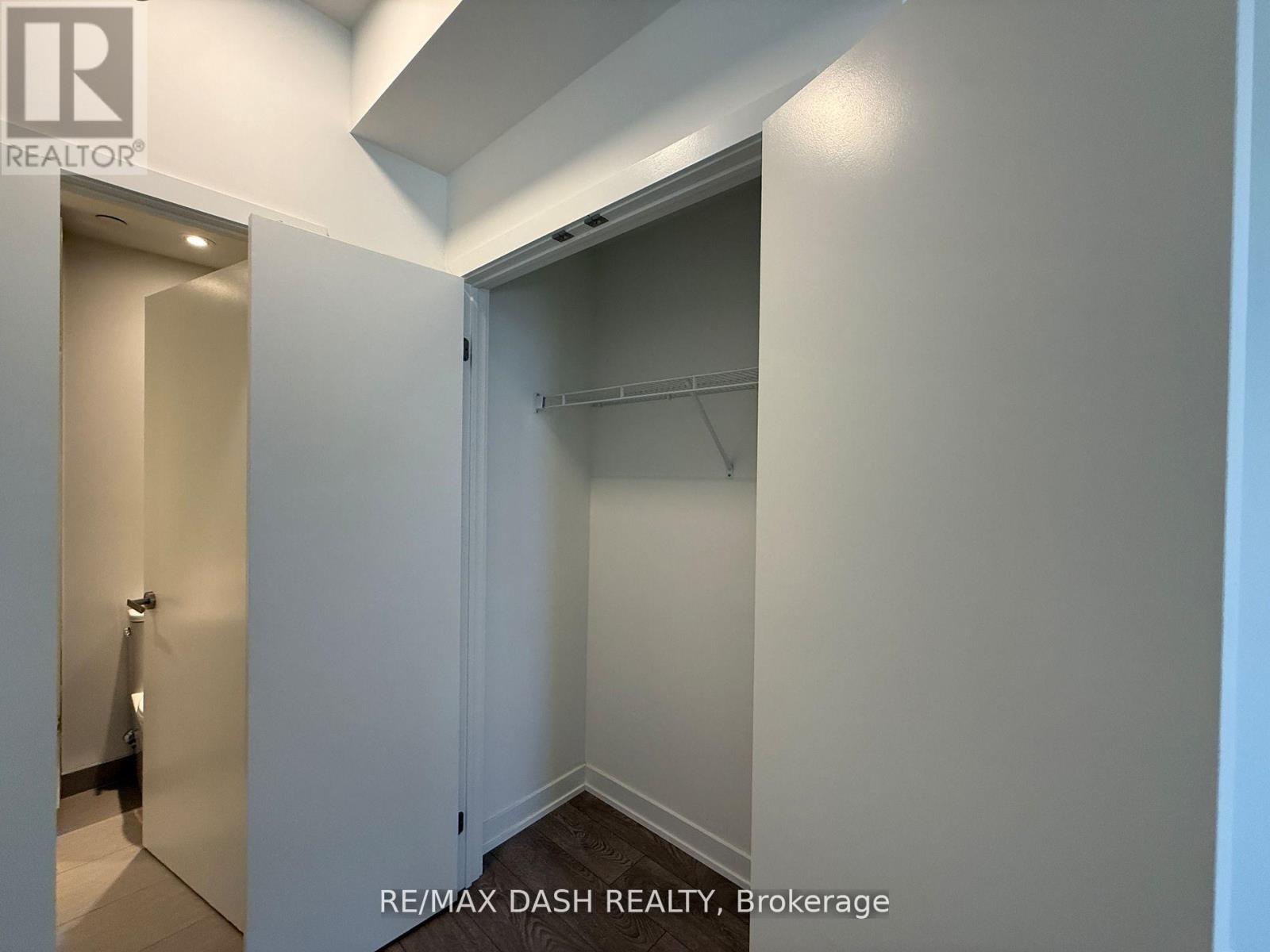 215 - 28 Ann Street, Mississauga, Ontario  M3C 0H5 - Photo 11 - W12660240