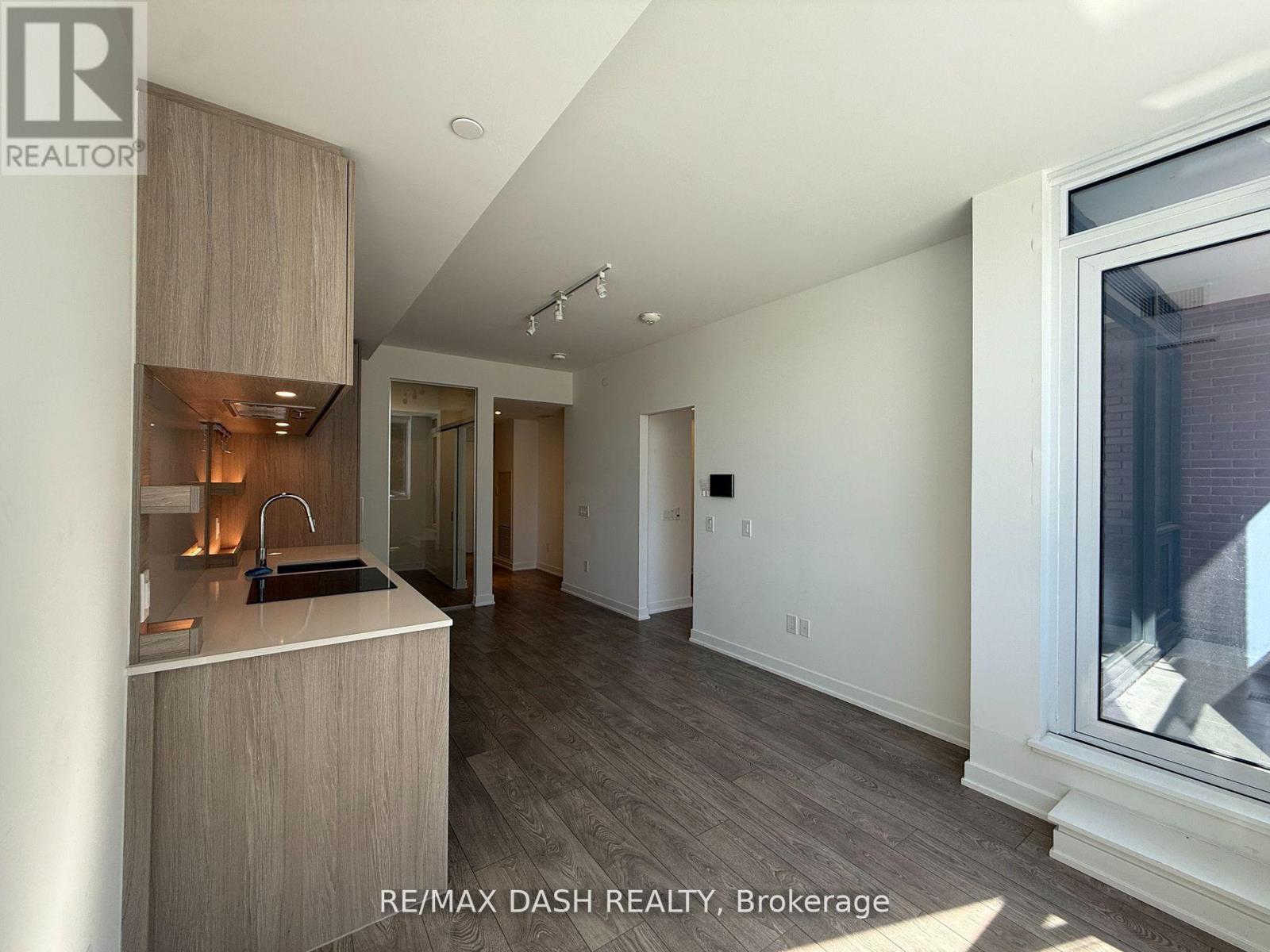 215 - 28 Ann Street, Mississauga, Ontario  M3C 0H5 - Photo 19 - W12660240