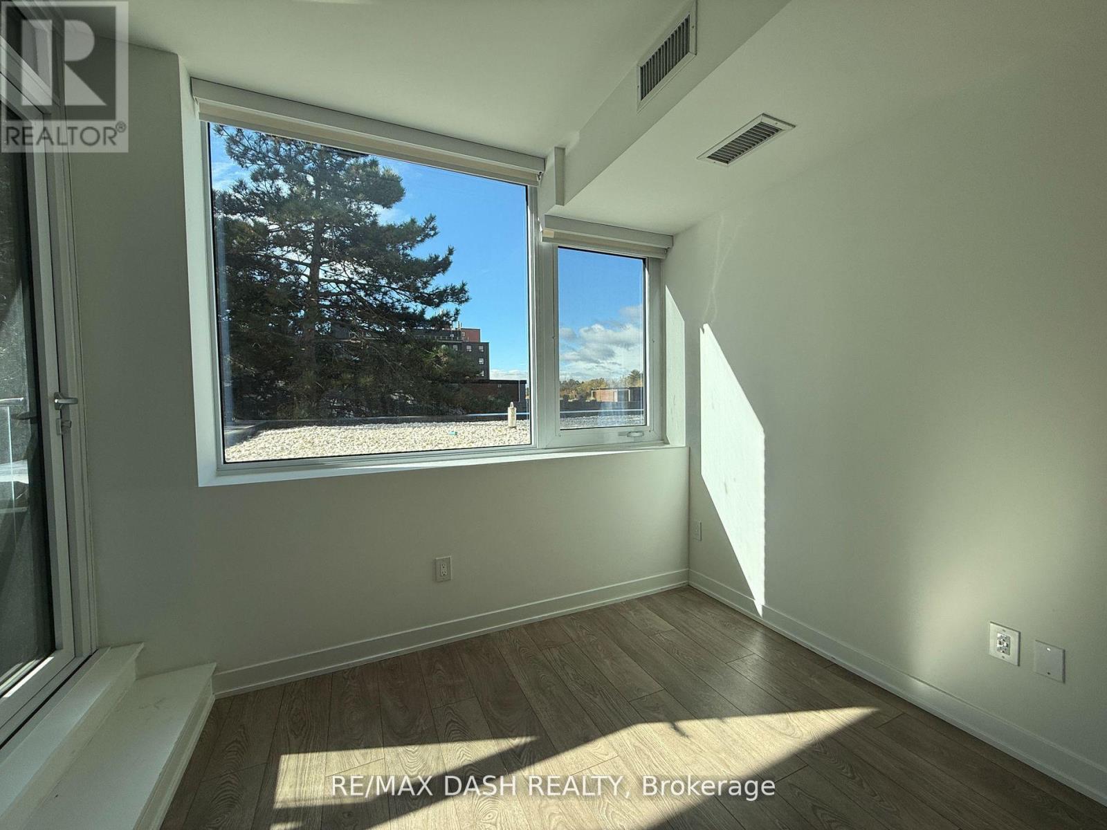 215 - 28 Ann Street, Mississauga, Ontario  M3C 0H5 - Photo 22 - W12660240