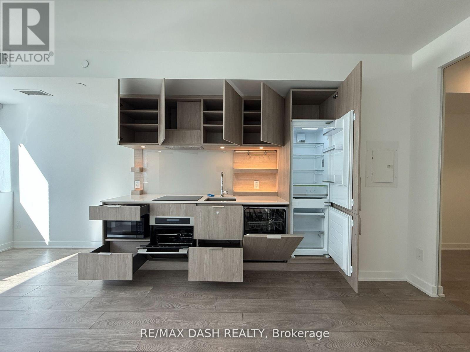 215 - 28 Ann Street, Mississauga, Ontario  M3C 0H5 - Photo 24 - W12660240