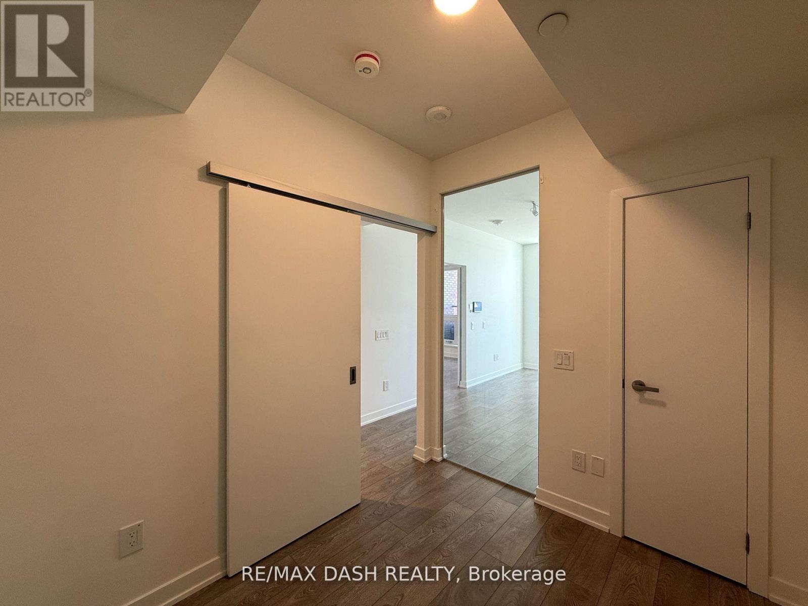 215 - 28 Ann Street, Mississauga, Ontario  M3C 0H5 - Photo 27 - W12660240