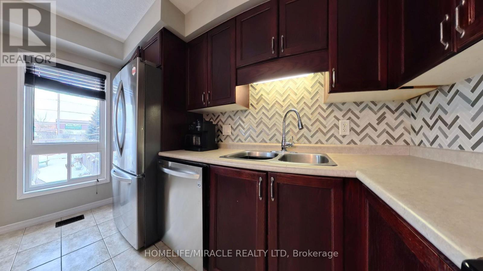 206 Westmeadow Drive, Kitchener, Ontario  N2N 3P9 - Photo 11 - X12660188