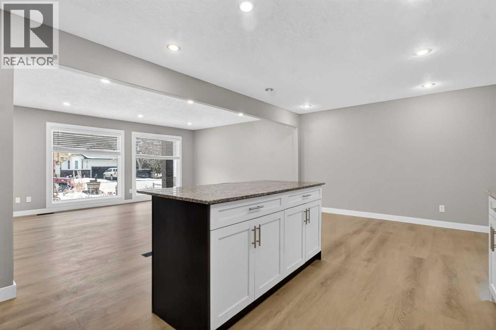 415 Templeton Road Ne, Calgary, Alberta  T1Y 4L8 - Photo 14 - A2276997