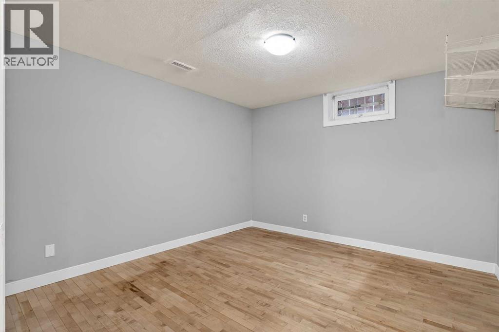 415 Templeton Road Ne, Calgary, Alberta  T1Y 4L8 - Photo 37 - A2276997