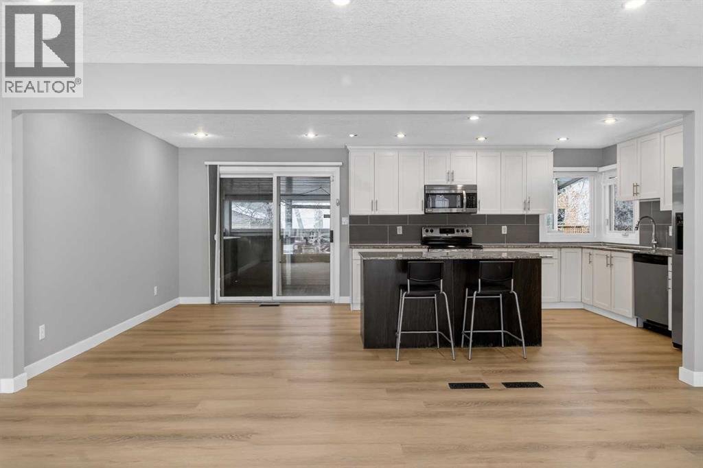 415 Templeton Road Ne, Calgary, Alberta  T1Y 4L8 - Photo 7 - A2276997