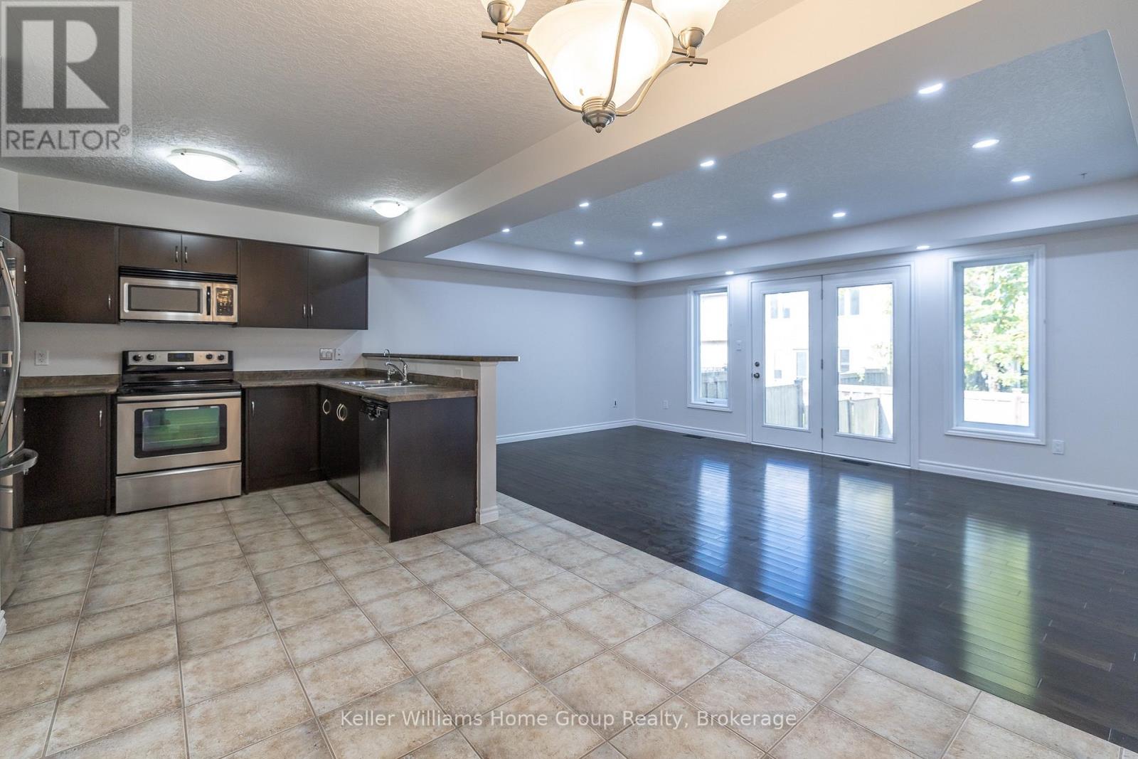 35 Amsterdam Cres, Guelph, Ontario  N1L 0G2 - Photo 6 - X12660292