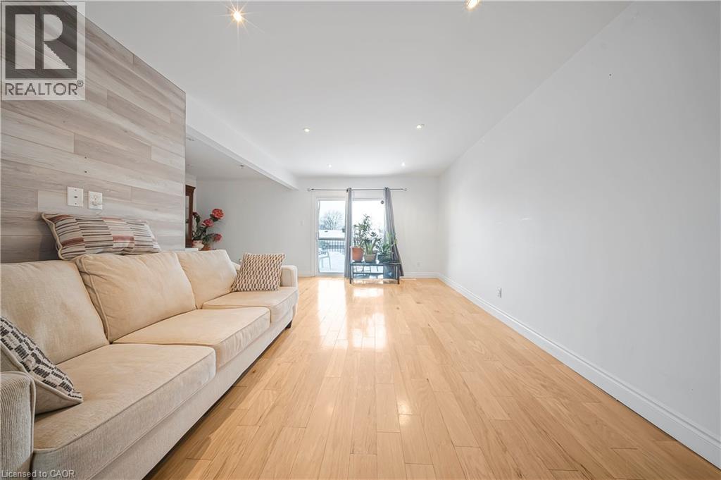 38 Hillbrook Crescent, Kitchener, Ontario  N2N 1J5 - Photo 4 - 40794889