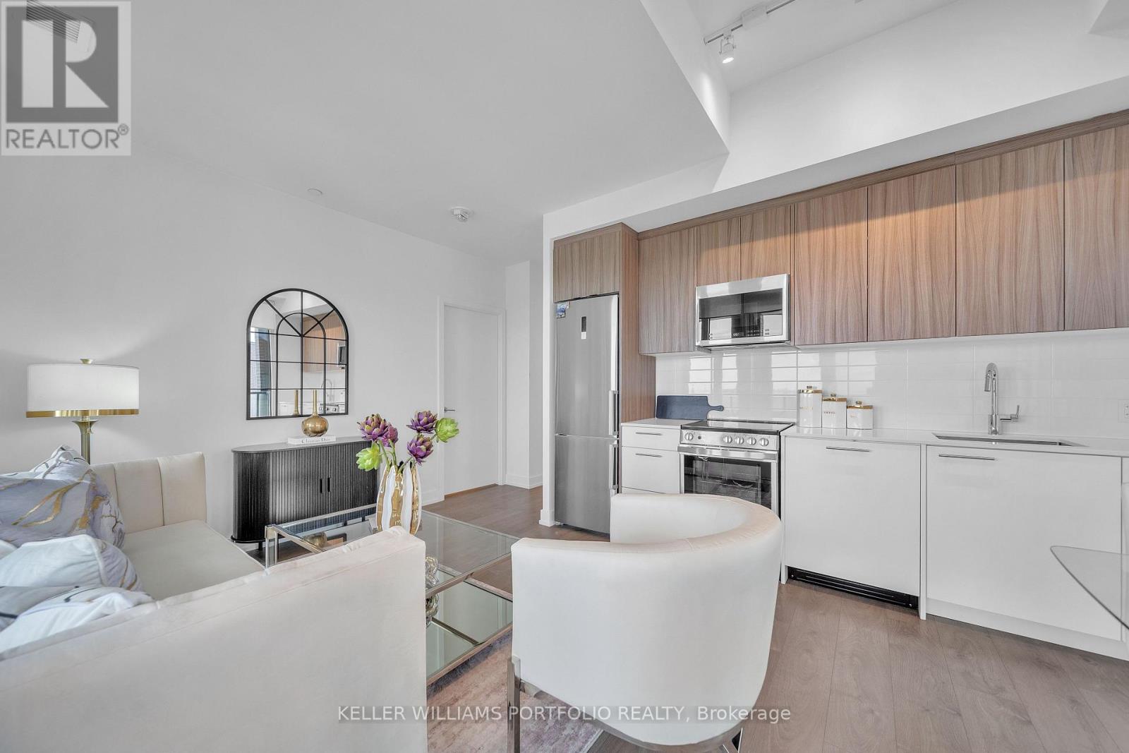 304 - 215 Veterans Drive, Brampton, Ontario  L7A 5L6 - Photo 10 - W12660310