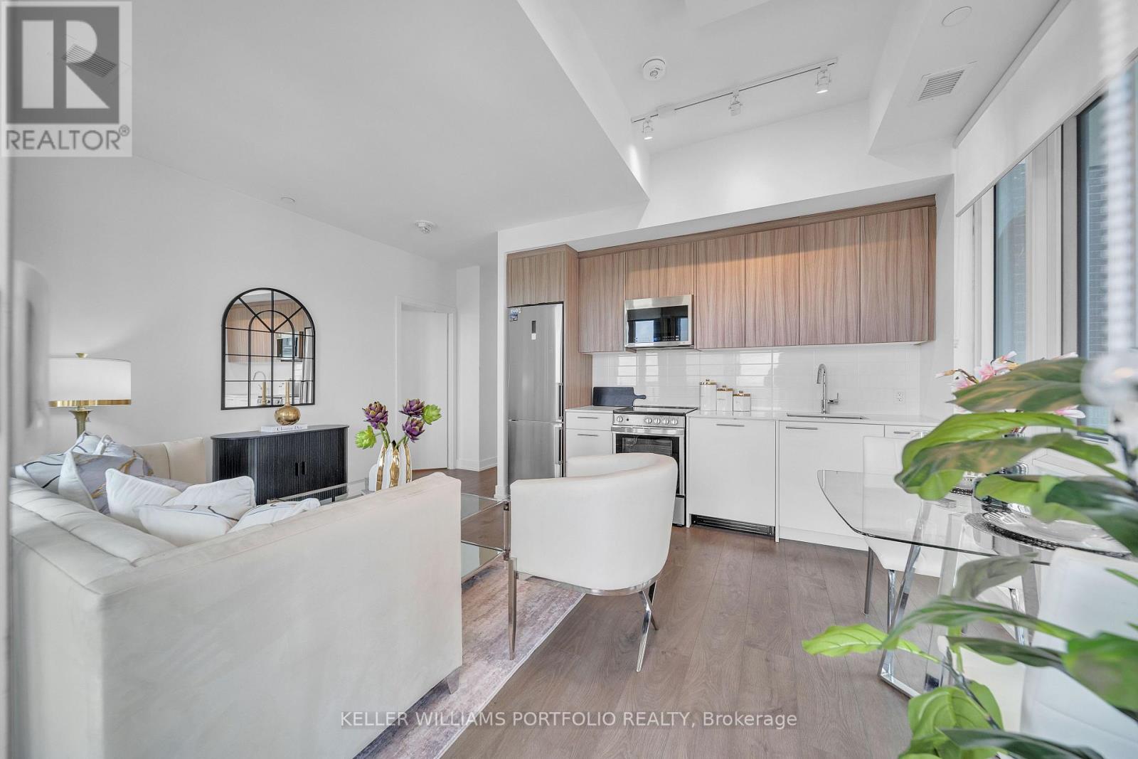 304 - 215 Veterans Drive, Brampton, Ontario  L7A 5L6 - Photo 17 - W12660310