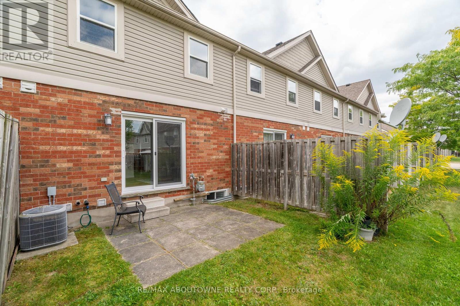 45 - 124 Gosling Gardens, Guelph, Ontario  N1G 5K6 - Photo 32 - X12660288