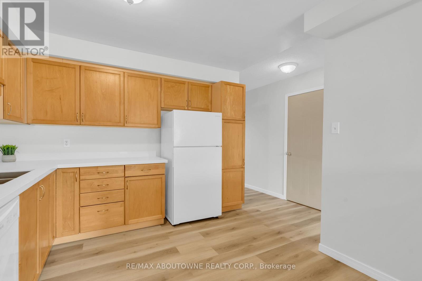 45 - 124 Gosling Gardens, Guelph, Ontario  N1G 5K6 - Photo 8 - X12660288