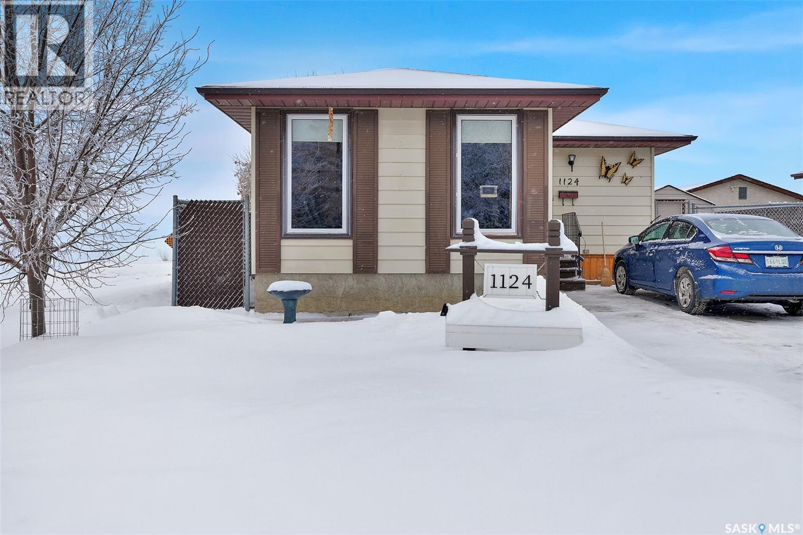 1124 Courtney Street, Regina, Saskatchewan  S4R 1A6 - Photo 2 - SK026071