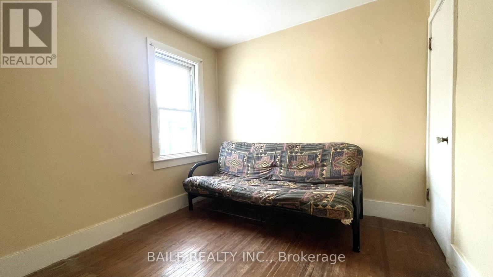 528 St Clair Street, Warwick (Watford), Ontario  N0M 2S0 - Photo 13 - X12660342