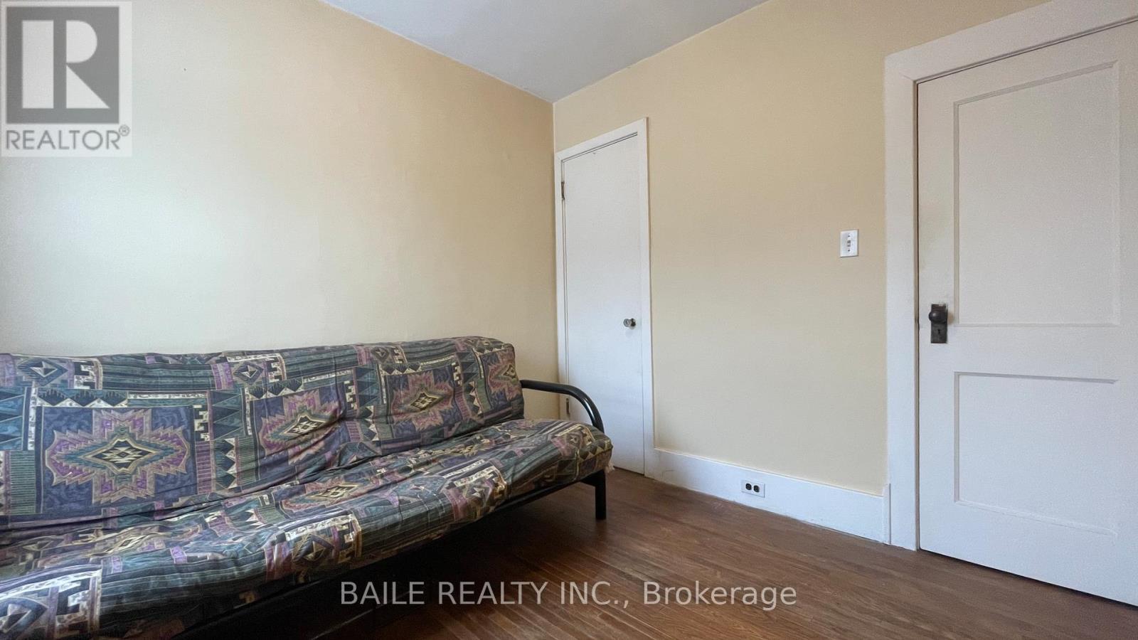 528 St Clair Street, Warwick (Watford), Ontario  N0M 2S0 - Photo 14 - X12660342