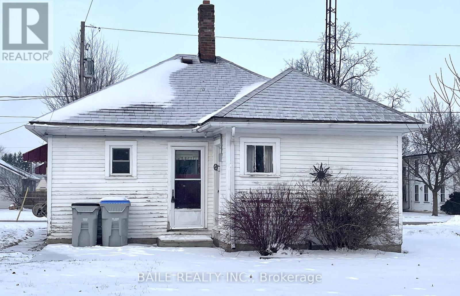 528 St Clair Street, Warwick (Watford), Ontario  N0M 2S0 - Photo 21 - X12660342