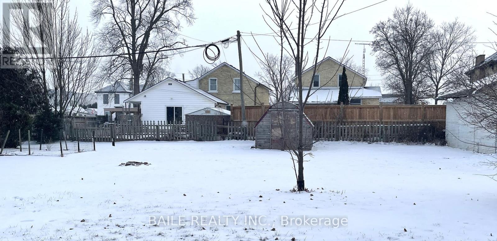 528 St Clair Street, Warwick (Watford), Ontario  N0M 2S0 - Photo 22 - X12660342