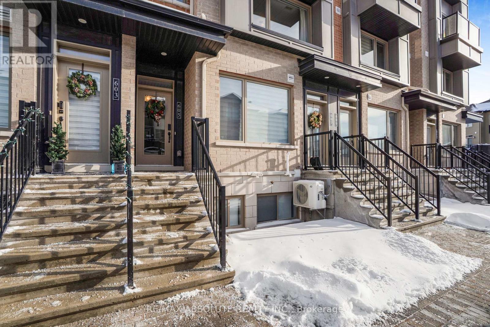 605 Makwa Private, Ottawa, Ontario  K1K 5A4 - Photo 2 - X12660322