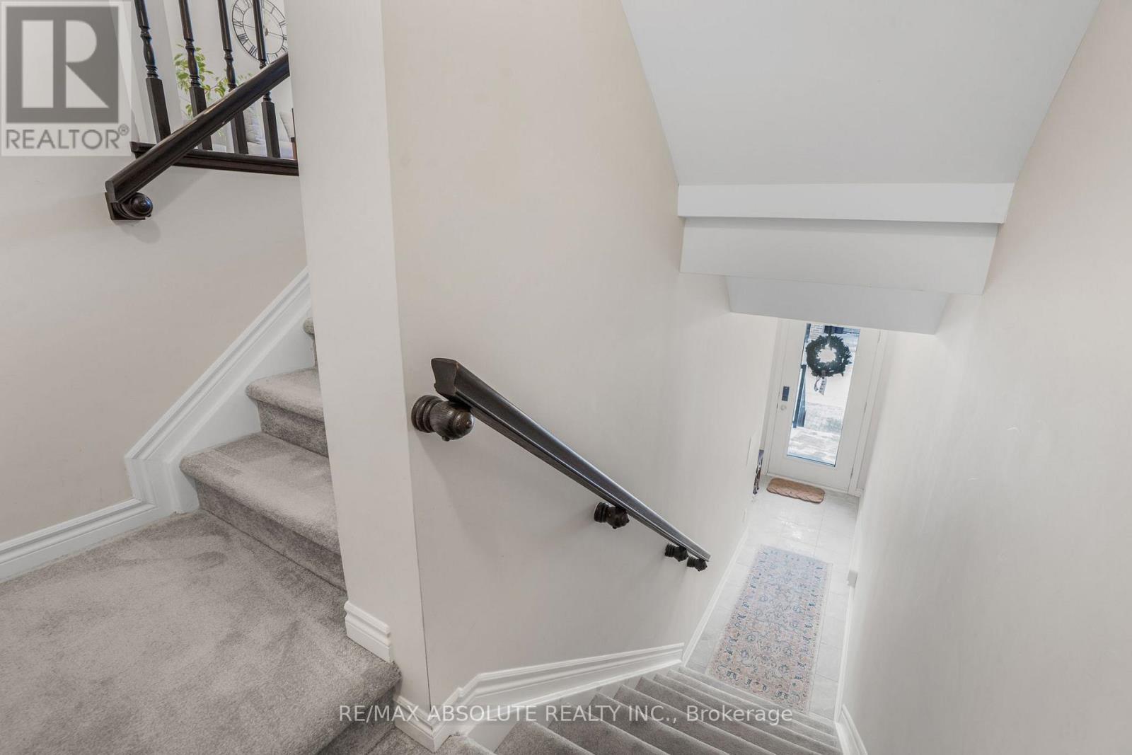 605 Makwa Private, Ottawa, Ontario  K1K 5A4 - Photo 3 - X12660322