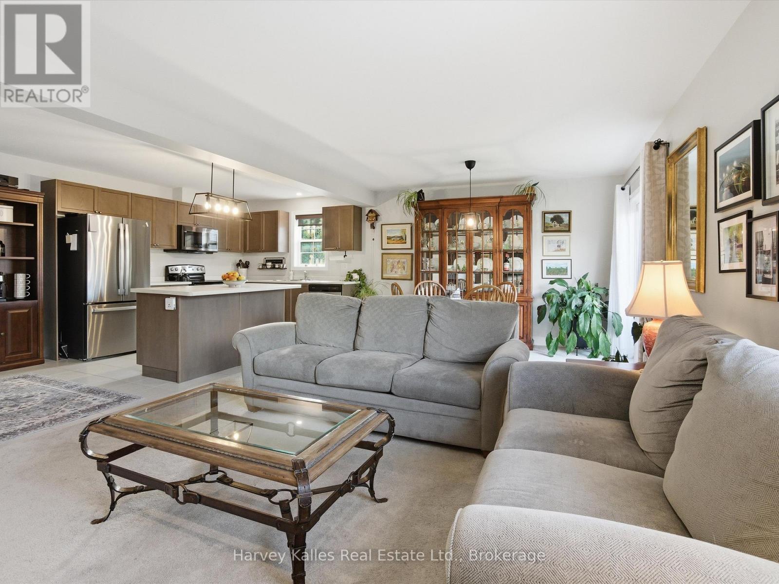 12 Quinn Forest Drive, Bracebridge, Ontario  P1L 1W9 - Photo 3 - X12547374