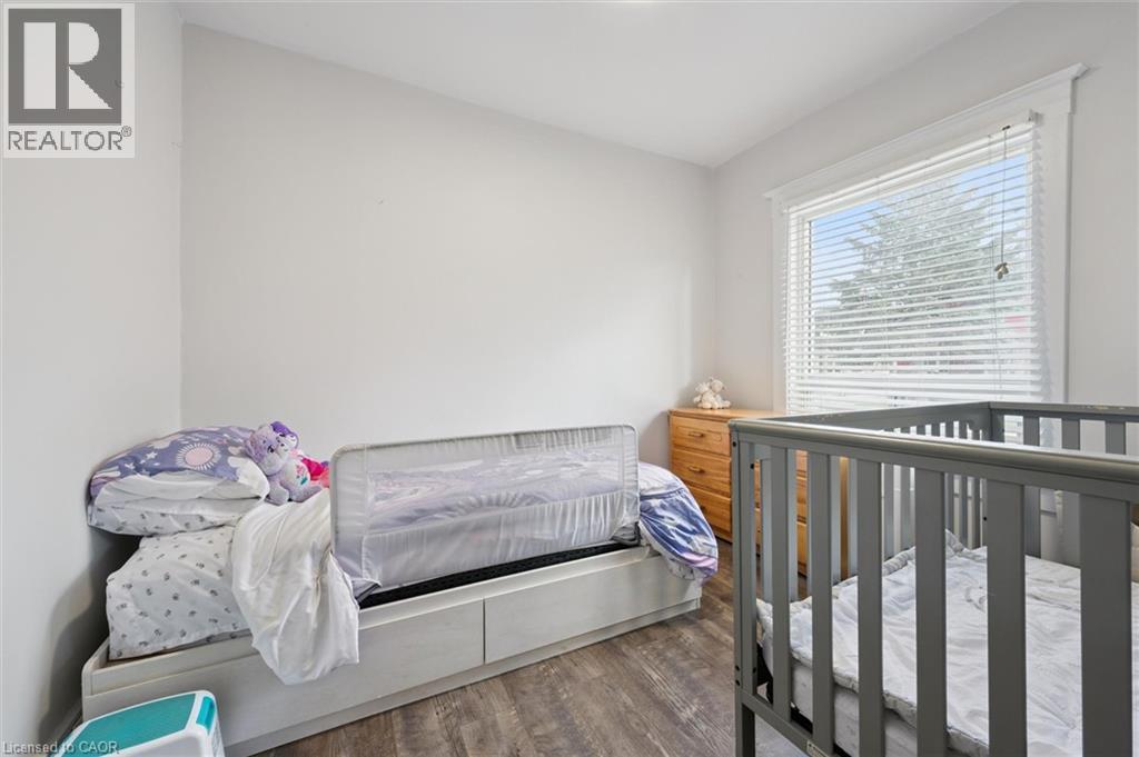 262 Madison Avenue S, Kitchener, Ontario  N2M 3H4 - Photo 11 - 40795254