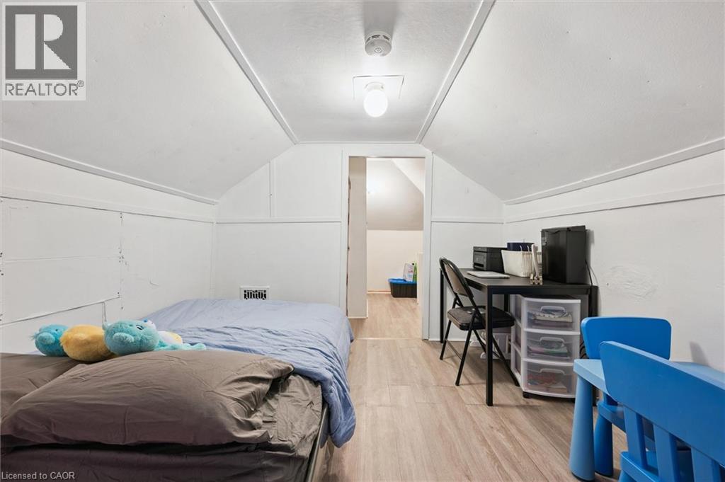 262 Madison Avenue S, Kitchener, Ontario  N2M 3H4 - Photo 15 - 40795254