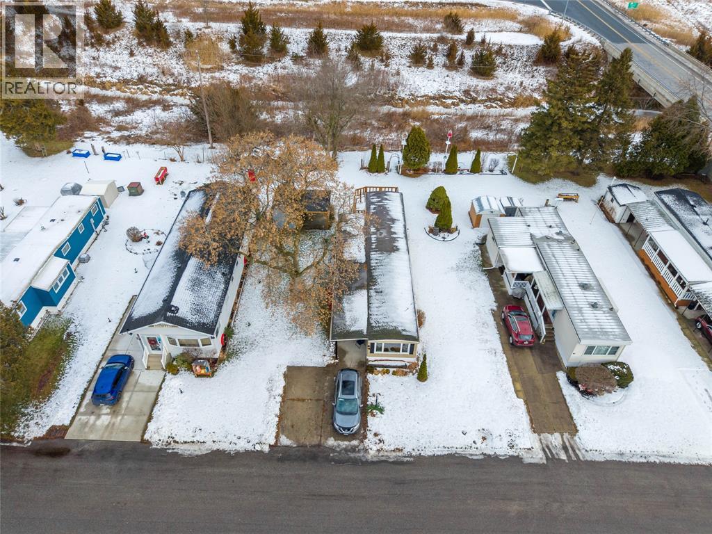 1940 London Line Unit# 84, Sarnia, Ontario  N7W 1B5 - Photo 25 - 25032107