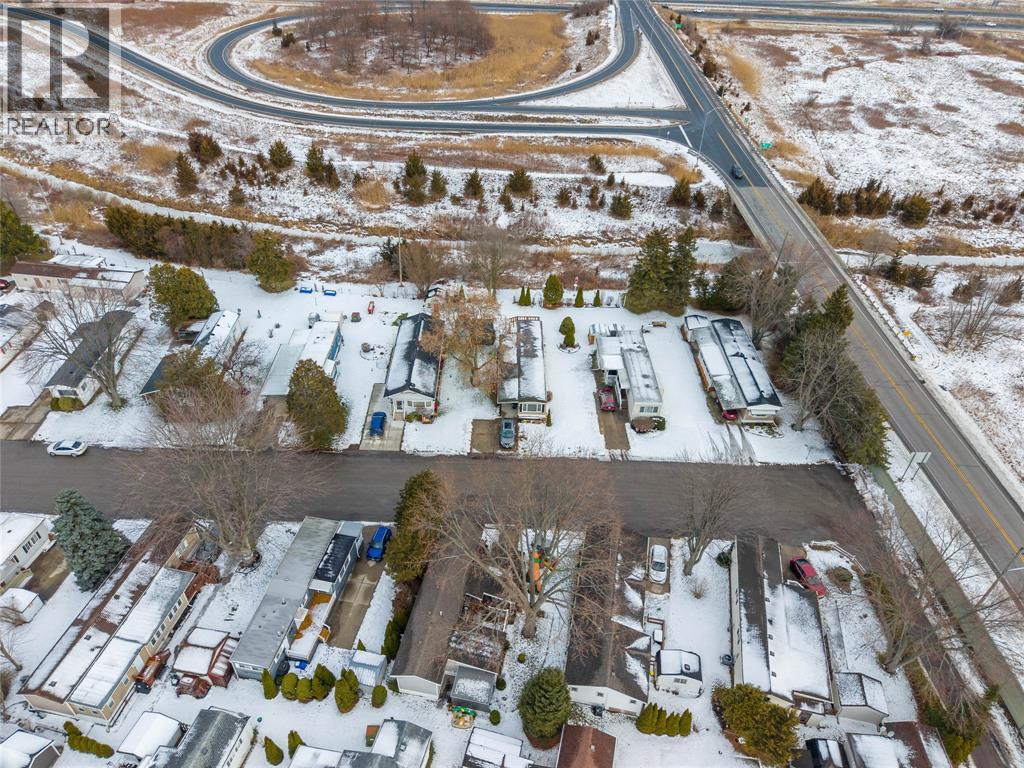 1940 London Line Unit# 84, Sarnia, Ontario  N7W 1B5 - Photo 26 - 25032107