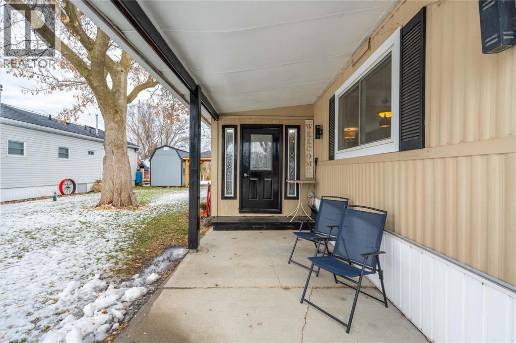 1940 London Line Unit# 84, Sarnia, Ontario  N7W 1B5 - Photo 3 - 25032107