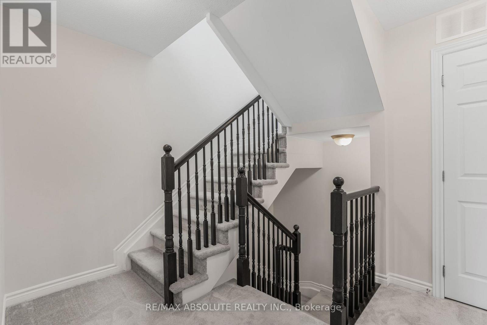 605 Makwa Private, Ottawa, Ontario  K1K 5A4 - Photo 13 - X12660322