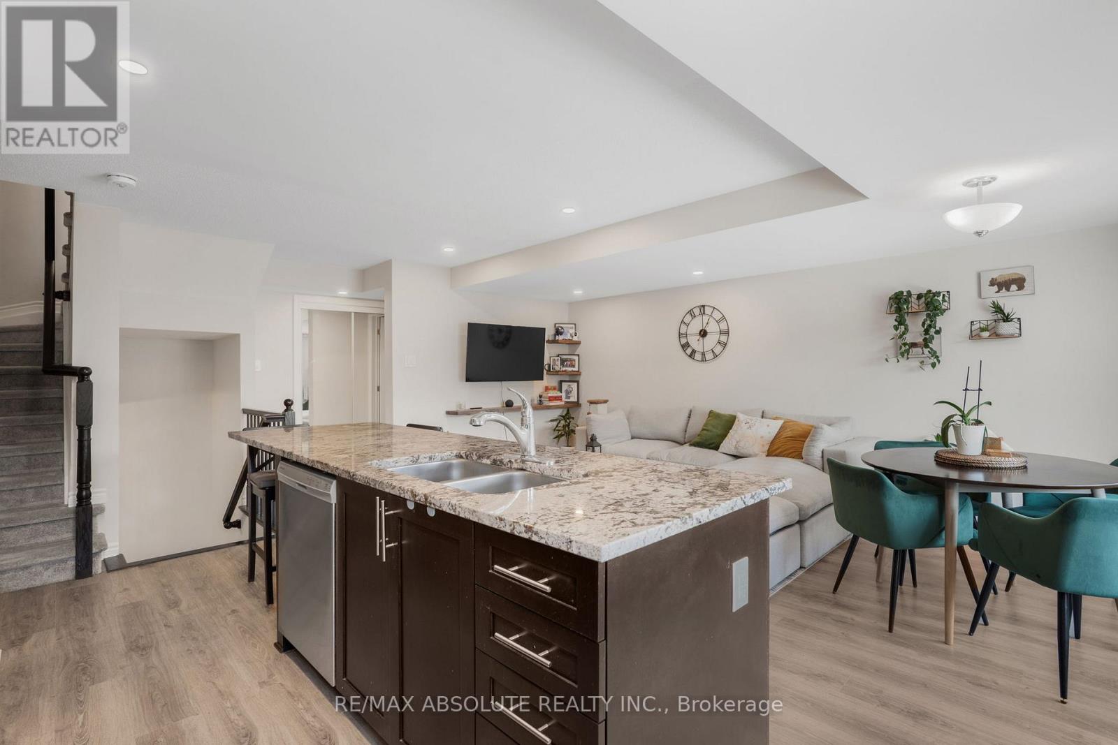 605 Makwa Private, Ottawa, Ontario  K1K 5A4 - Photo 6 - X12660322