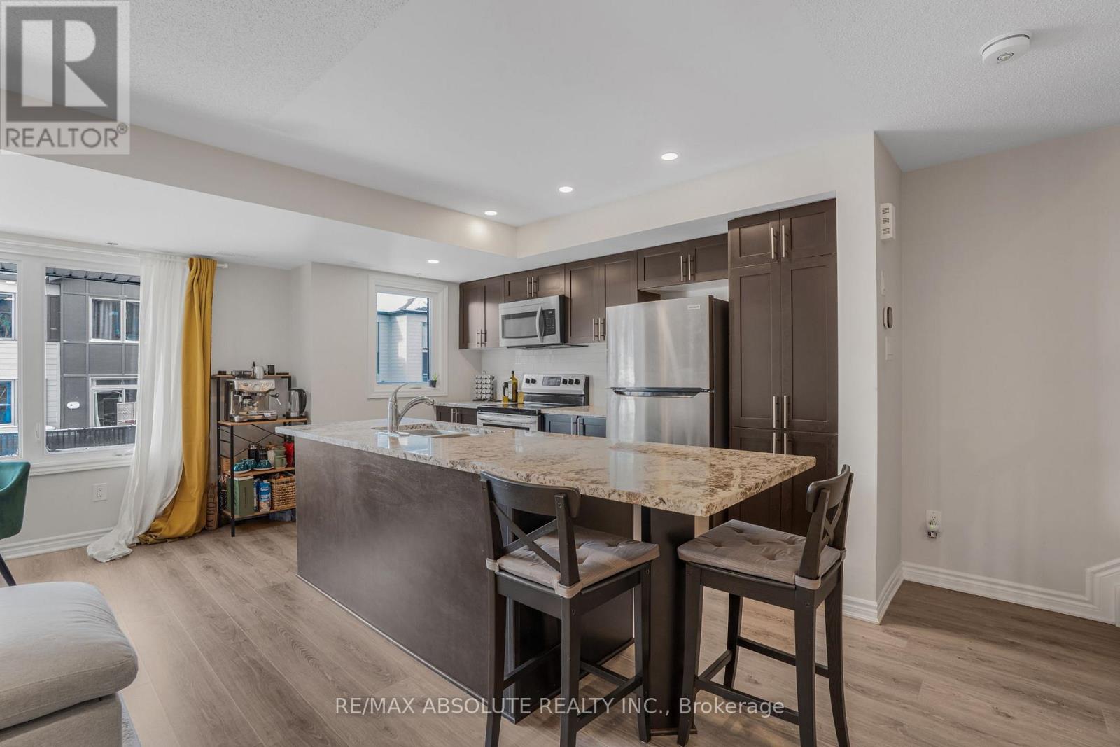 605 Makwa Private, Ottawa, Ontario  K1K 5A4 - Photo 4 - X12660322