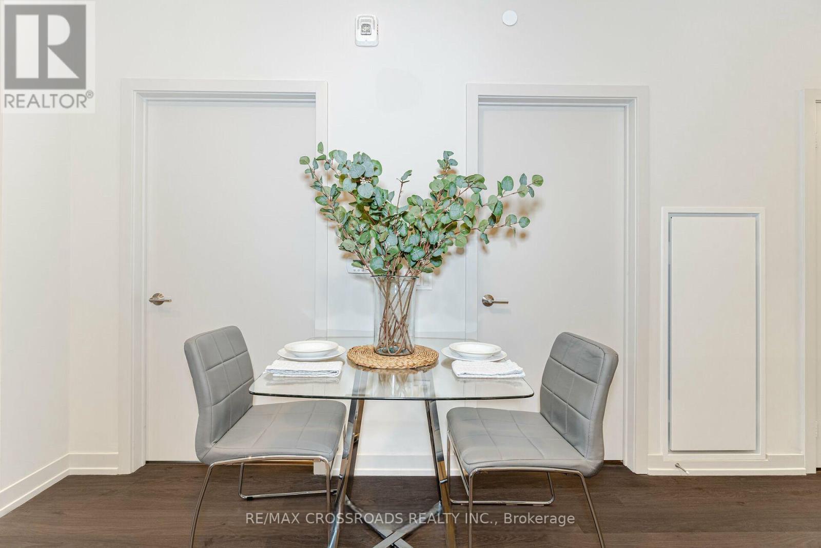 215 - 555 William Graham Drive, Aurora, Ontario  L4G 3H9 - Photo 10 - N12660340