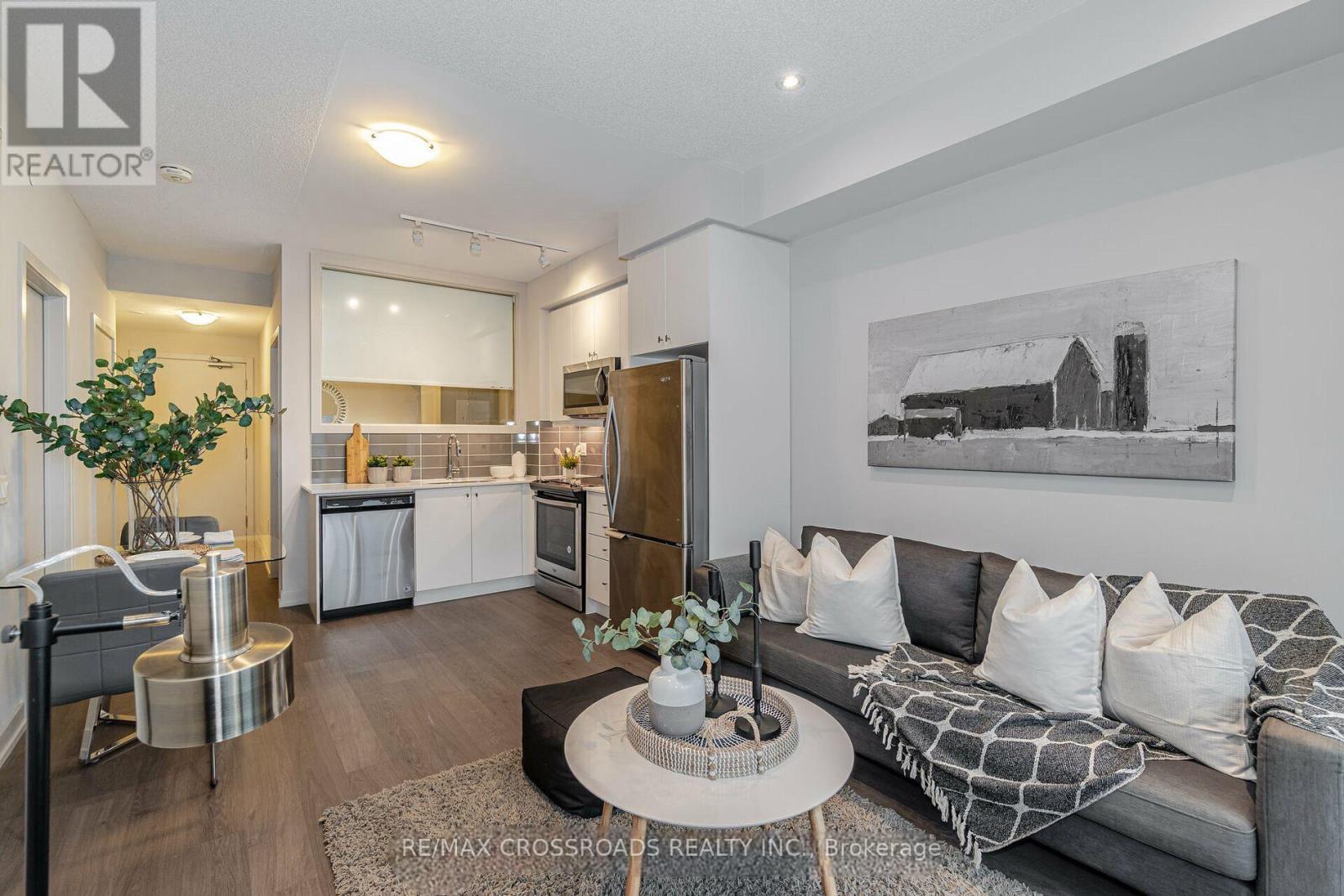 215 - 555 William Graham Drive, Aurora, Ontario  L4G 3H9 - Photo 3 - N12660340