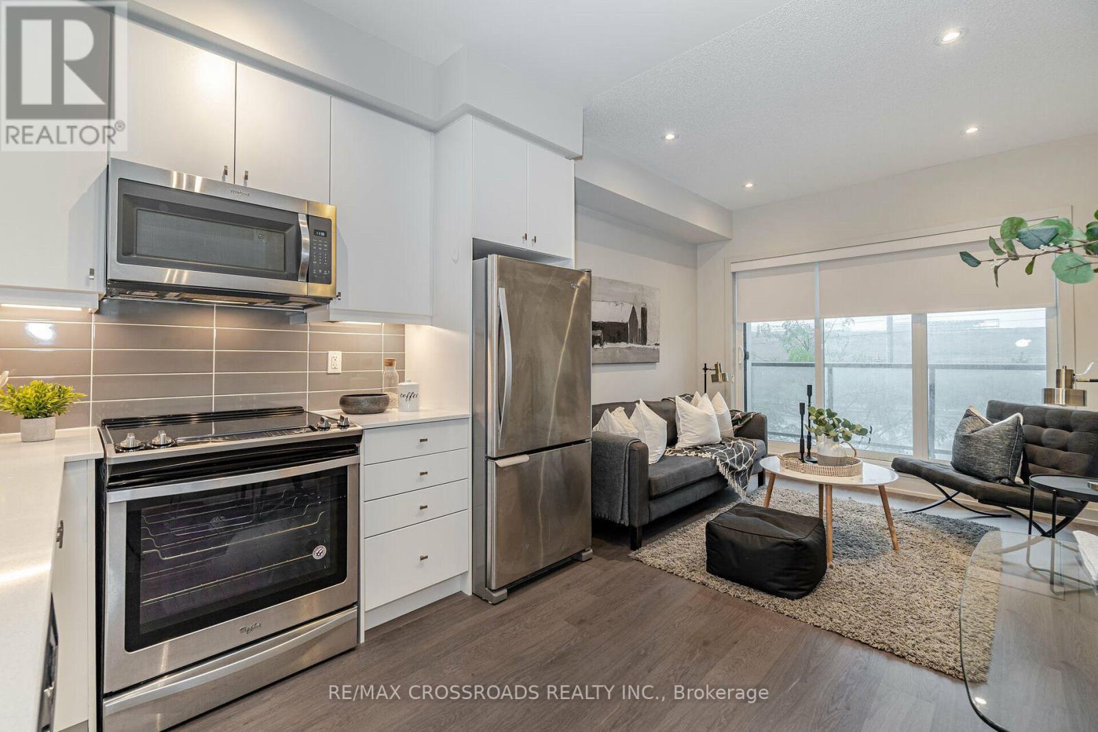 215 - 555 William Graham Drive, Aurora, Ontario  L4G 3H9 - Photo 9 - N12660340