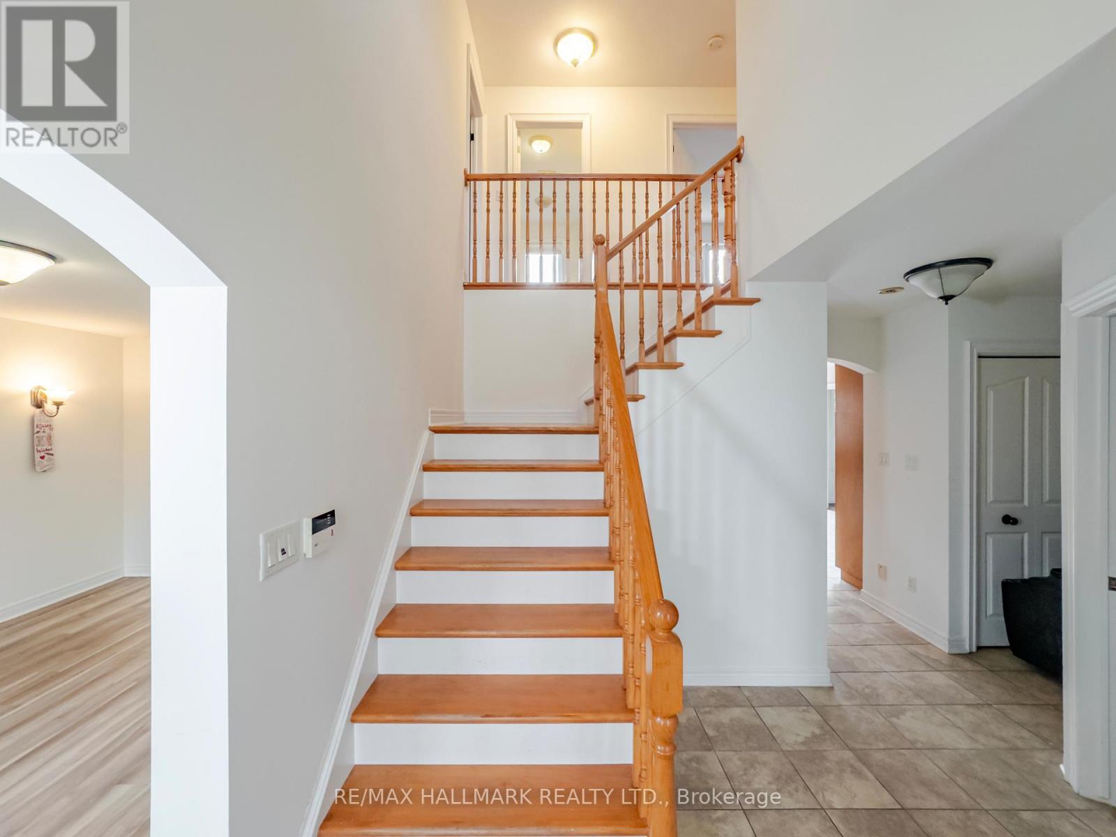 138 Colbeck Drive, Welland, Ontario  L3C 7M1 - Photo 5 - X12660344