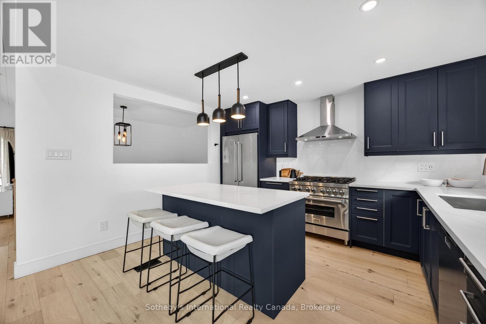 33 Slalom Gate Road, Collingwood, Ontario  L9Y 5A9 - Photo 10 - S12660362